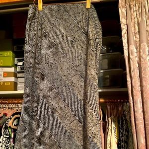 🔲𝔹𝕝𝕒𝕔𝕜 𝕒𝕟𝕕 𝕎𝕙𝕚𝕥𝕖 𝕊𝕜𝕚𝕣𝕥🔲